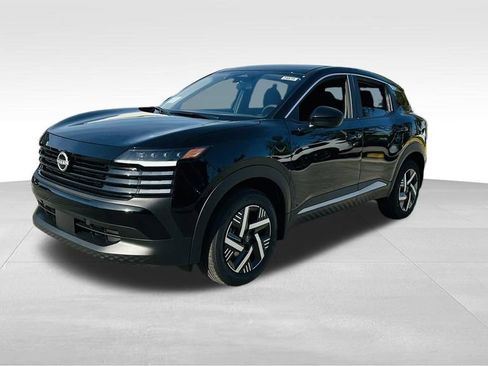 New 2026 Nissan Kicks SV image 3