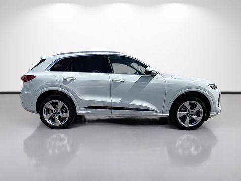 New 2025 Audi Q5 Premium Plus image 2