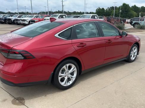 Used 2025 Honda Accord LX image 9