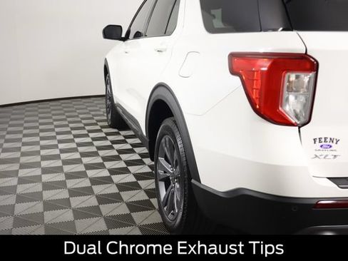 Used 2023 Ford Explorer XLT w/ XLT Sport Appearance Package AWD/4WD image 28