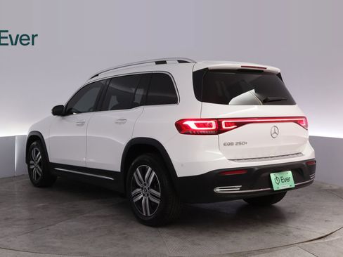 Used 2023 Mercedes-Benz EQB 250+ image 17