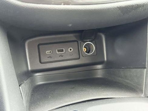 Used 2019 Chevrolet Equinox LT image 28