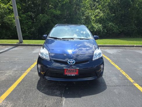 Used 2014 Toyota Prius Four FWD image 2