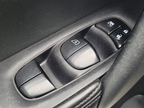 Used 2019 Nissan Rogue SV w/ Premium Package image 27