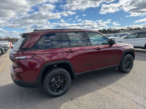 New 2025 Jeep Grand Cherokee 4WD image 3
