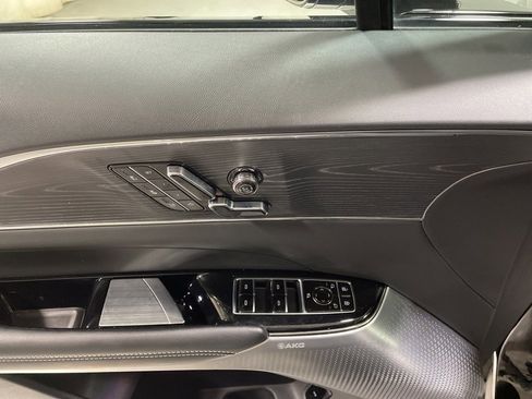 Used 2024 Cadillac Lyriq Luxury image 22