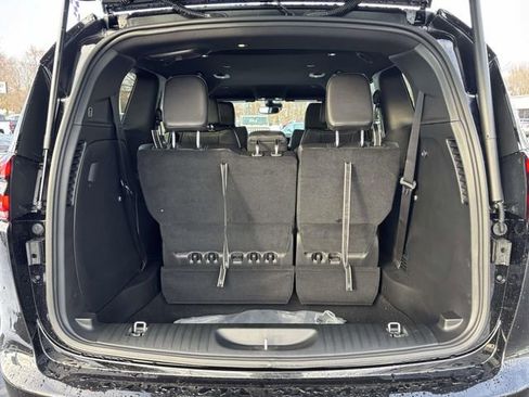 New 2026 Chrysler Pacifica Select w/ S Appearance Package image 34