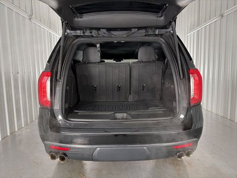 Used 2023 GMC Yukon AT4 w/ Technology Package image 8