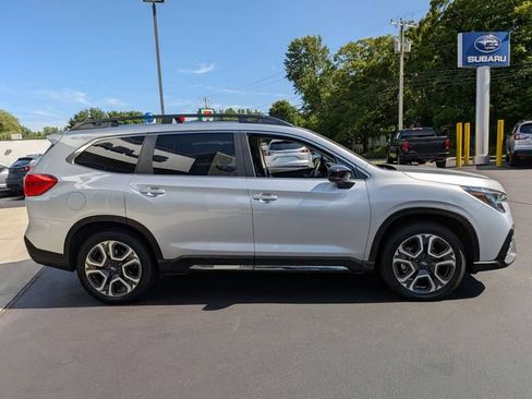 Used 2024 Subaru Ascent Limited w/ Technology Package AWD/4WD image 2