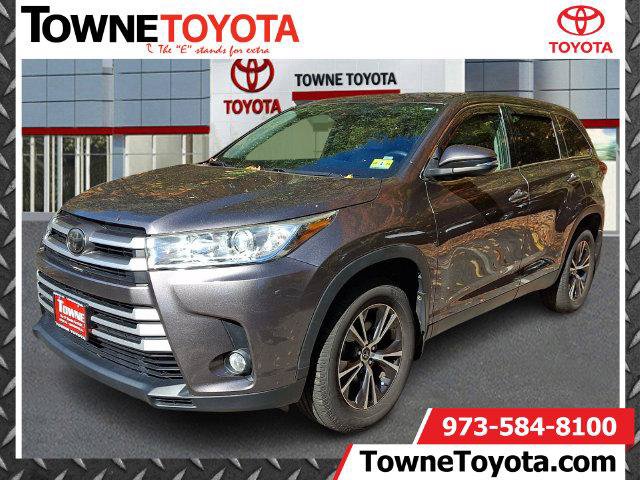 Certified 2019 Toyota Highlander Plus AWD/4WD image 1