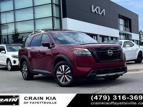 Used 2024 Nissan Pathfinder SL AWD/4WD image 1