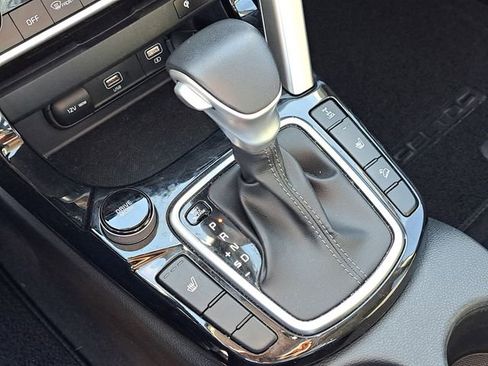 Used 2023 Kia Seltos EX image 17