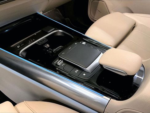 Used 2021 Mercedes-Benz GLA 250 4MATIC image 16