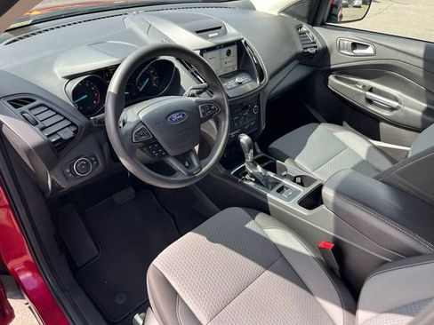 Used 2017 Ford Escape SE w/ Equipment Group 201A AWD/4WD image 17
