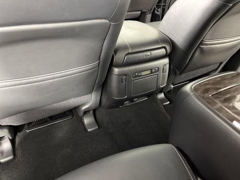 Used 2024 Nissan Armada Platinum w/ Captain's Chairs Package image 48