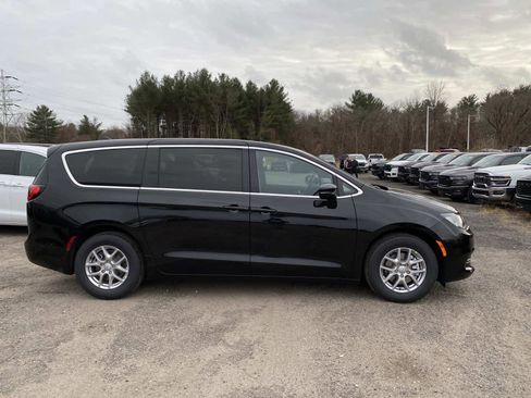 New 2026 Chrysler Voyager LX image 2