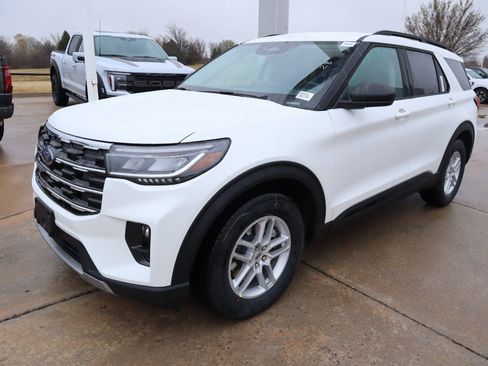 New 2026 Ford Explorer Active w/ Active Comfort Package image 12