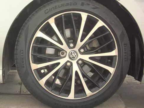 Used 2020 Toyota Camry SE w/ Convenience Package image 5