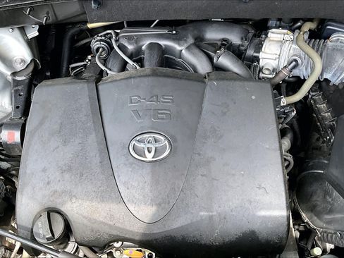 Used 2017 Toyota Highlander Limited Platinum AWD/4WD image 33