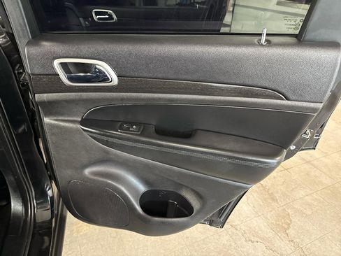 Used 2015 Jeep Grand Cherokee Altitude image 51