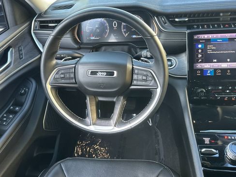 Used 2021 Jeep Grand Cherokee L Limited w/ Luxury Tech Group II AWD/4WD image 14