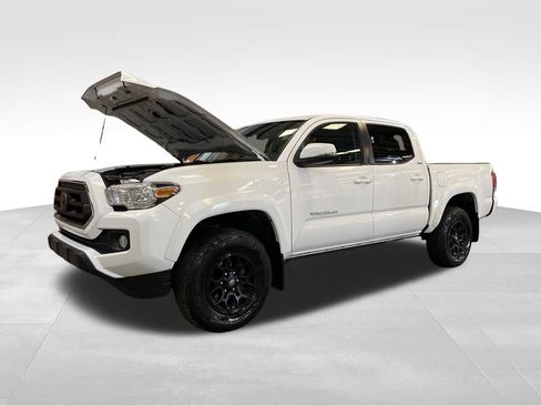 Used 2021 Toyota Tacoma SR5 w/ Technology Package image 13