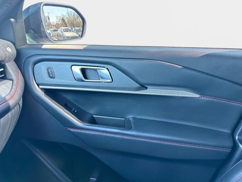 Used 2025 Ford Explorer ST-Line w/ Premium Package image 28