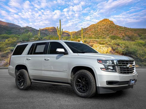 Used 2020 Chevrolet Tahoe LS RWD image 2