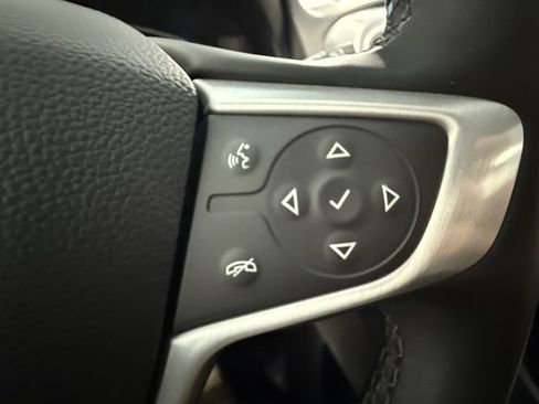 Used 2024 GMC Terrain SLT image 35