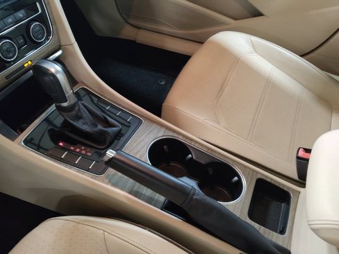 Used 2016 Volkswagen Passat 1.8T SE w/ Lighting Package (P06) image 26