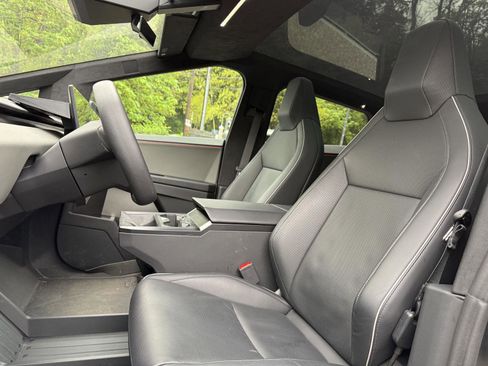 Used 2025 Tesla Cybertruck AWD Crew Cab image 10