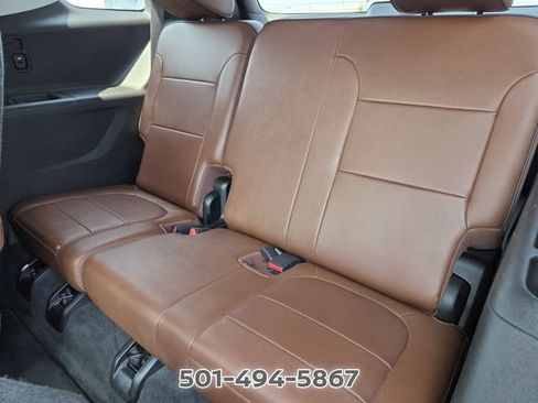 Used 2018 Chevrolet Traverse High Country AWD/4WD image 14