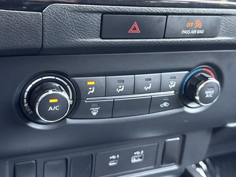 Used 2022 Nissan Frontier SV image 12