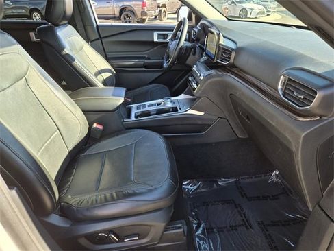 Used 2020 Ford Explorer Limited image 22