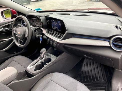 Used 2024 Chevrolet Trax LS w/ LS Convenience Package FWD image 13