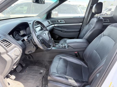 Used 2017 Ford Explorer Sport w/ Equipment Group 401A AWD/4WD image 2