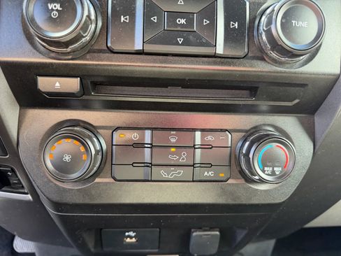 Used 2017 Ford F150 XLT w/ Max Trailer Tow Package image 26