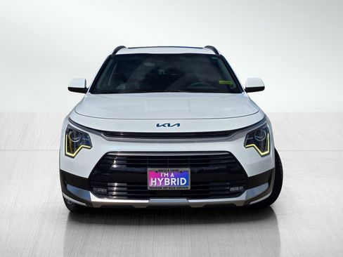 Used 2023 Kia Niro EX Touring FWD image 2