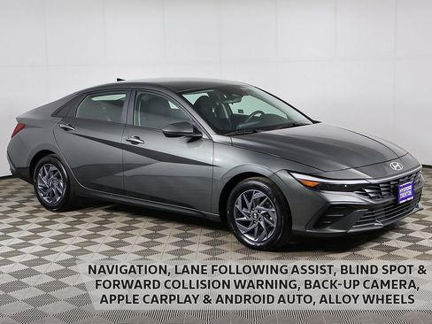 Used 2024 Hyundai Elantra SEL image 1