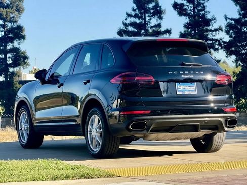 Used 2018 Porsche Cayenne AWD/4WD image 4