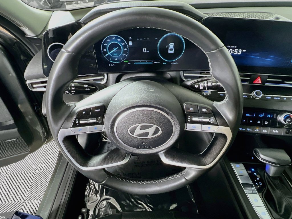 Used 2025 Hyundai Elantra Limited FWD image 10