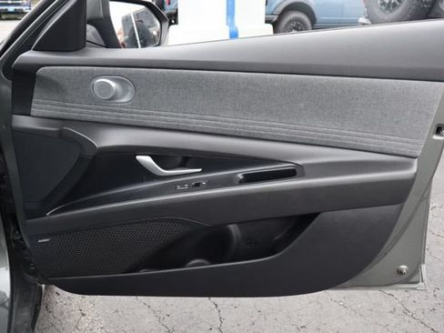 Used 2024 Hyundai Elantra Limited FWD image 37