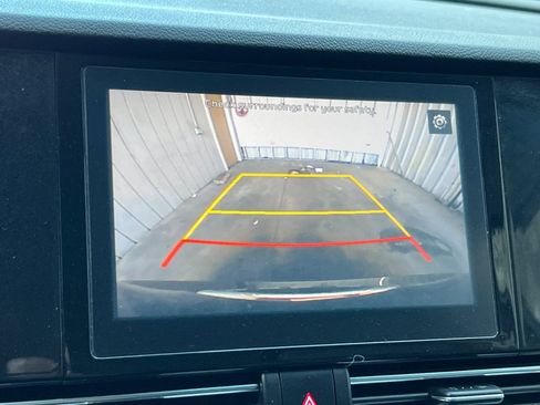 Used 2021 Kia Niro EX image 20