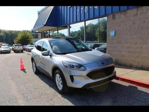 Used 2021 Ford Escape SE w/ Cold Weather Package image 1