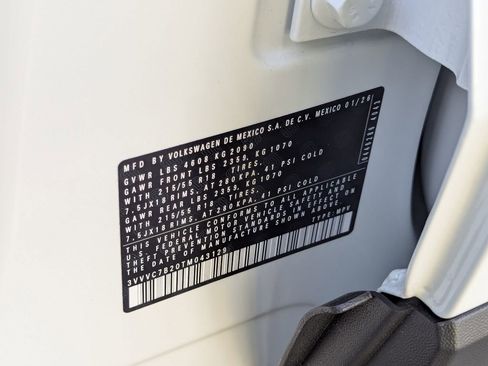 New 2026 Volkswagen Taos SE image 40