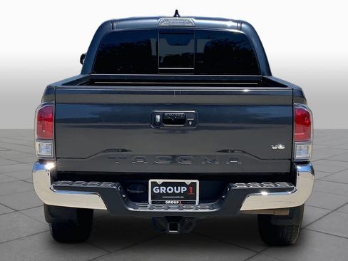 Used 2021 Toyota Tacoma TRD Off-Road AWD/4WD image 5