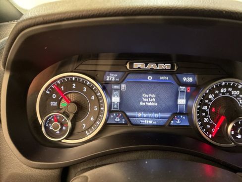 Used 2025 RAM 2500 Big Horn AWD/4WD image 15