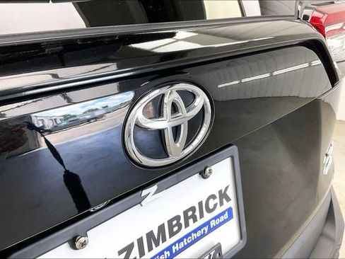 Used 2024 Toyota RAV4 XLE AWD/4WD image 31