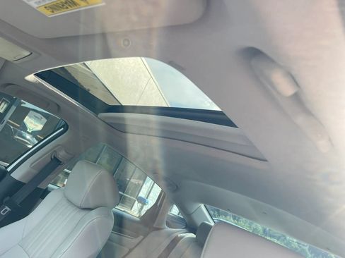 Used 2018 Honda Accord Touring image 21