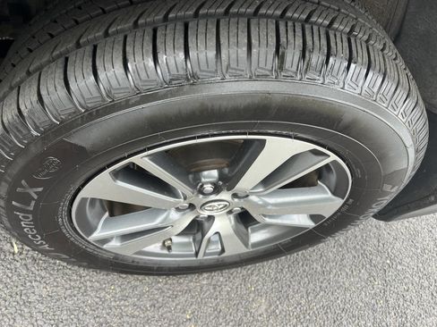 Used 2018 Toyota RAV4 XLE w/ Plus Extra Value Package image 24